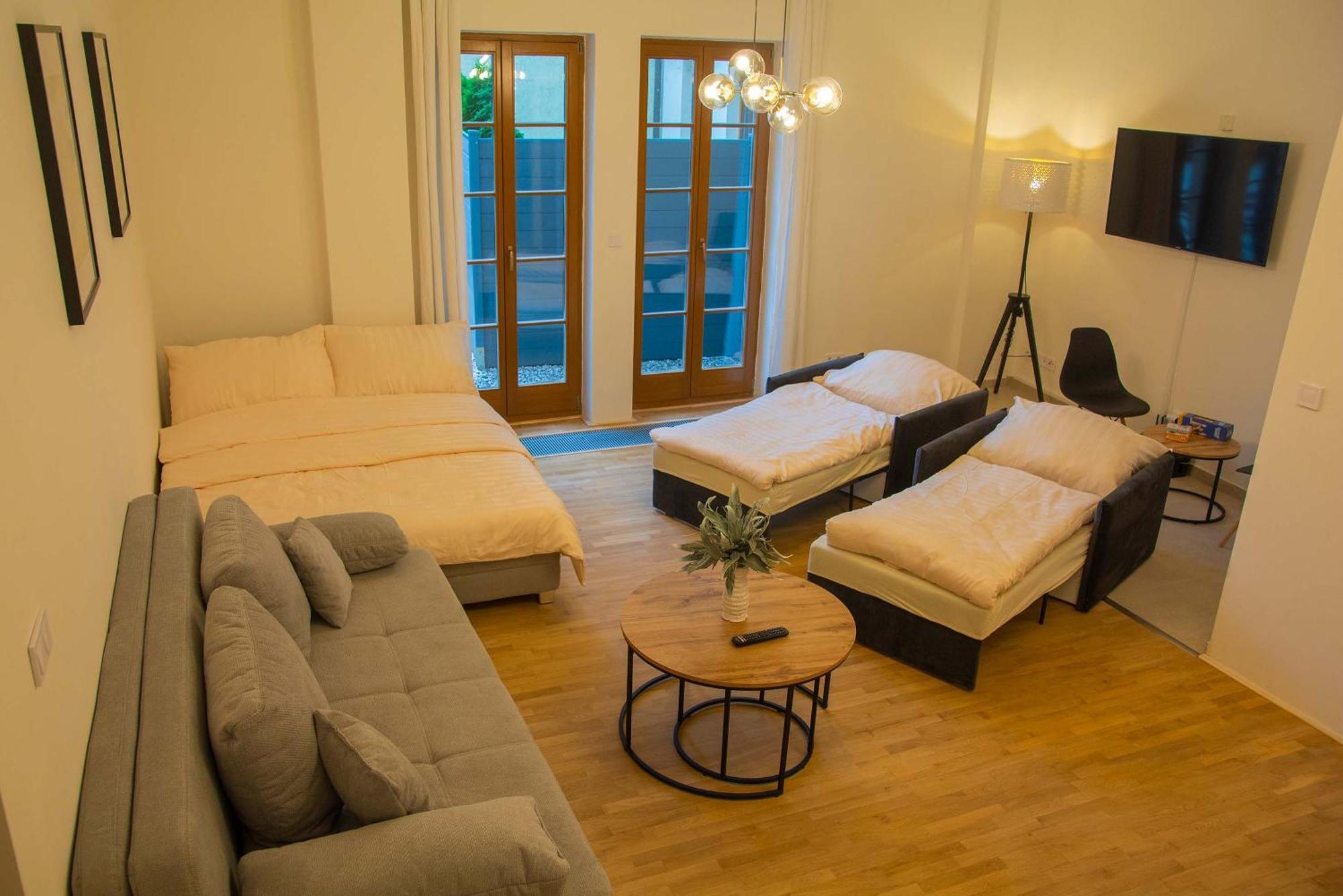 New City Centre Garden Apartment - Central Location Praga Esterno foto