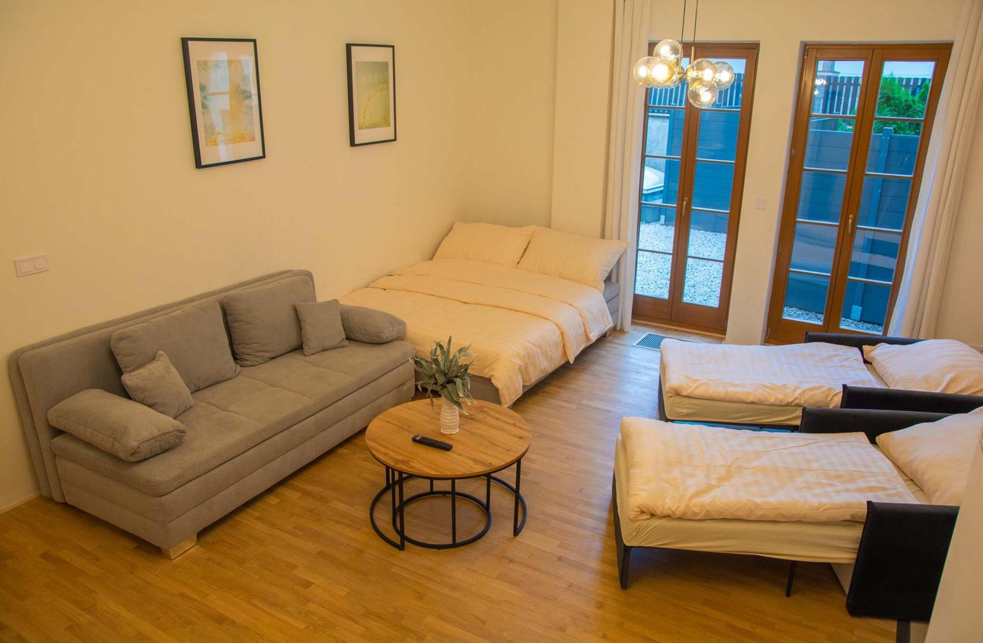 New City Centre Garden Apartment - Central Location Praga Esterno foto