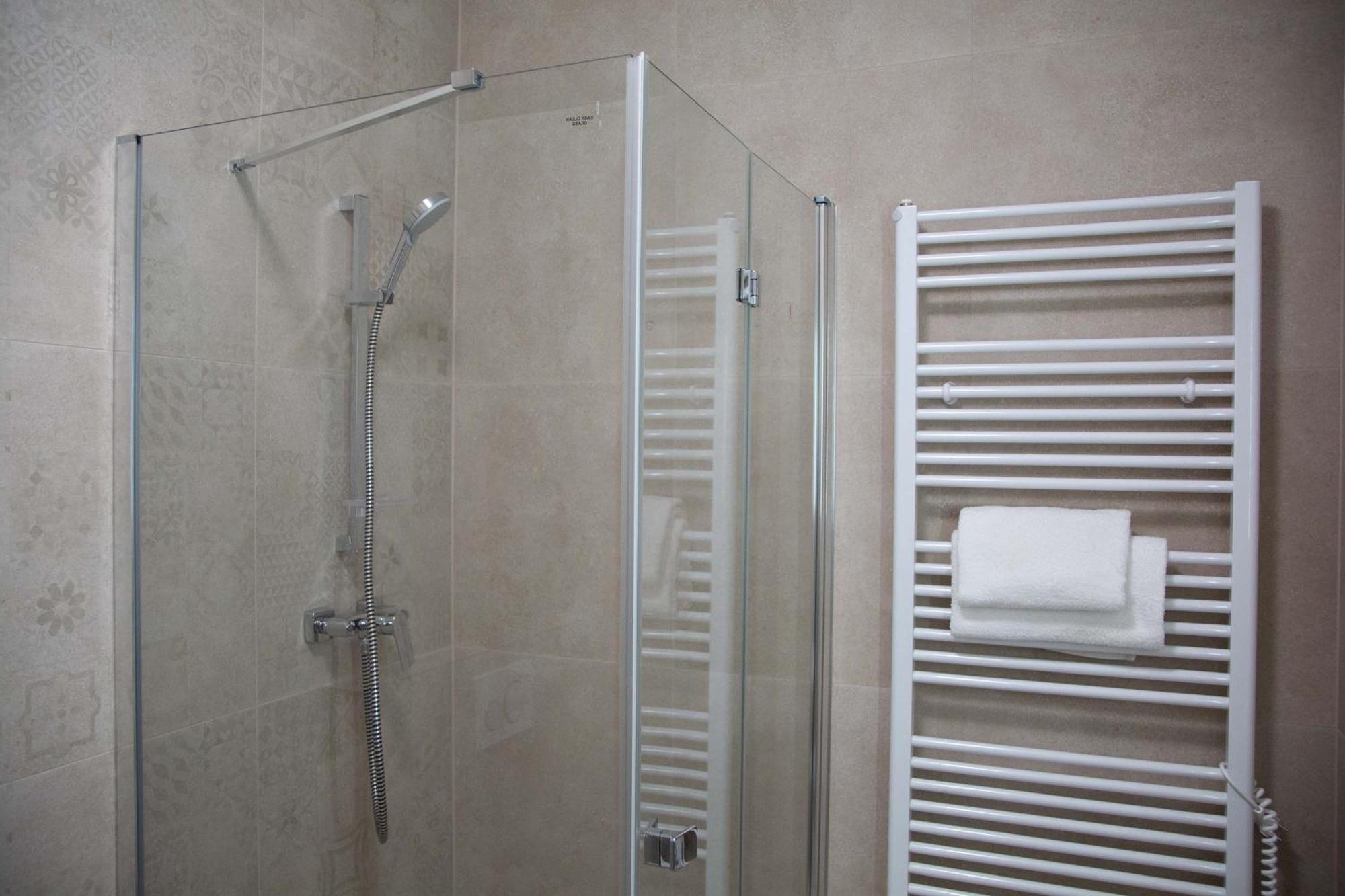 New City Centre Garden Apartment - Central Location Praga Esterno foto